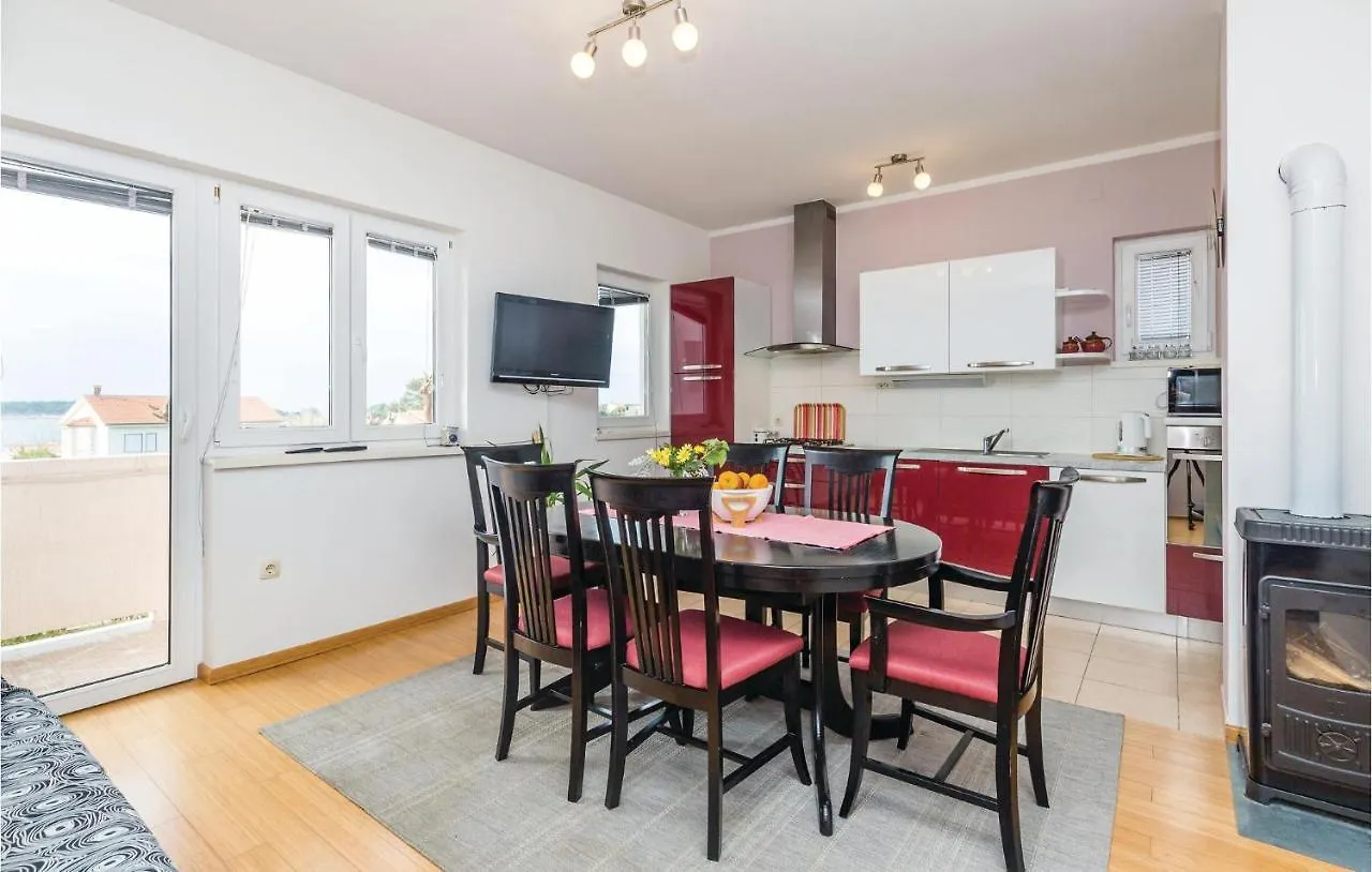 Beautiful Apartment In Banjol With Wifi