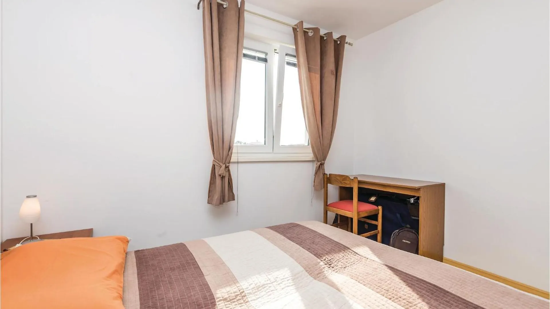 Beautiful Apartment In Banjol With Wifi