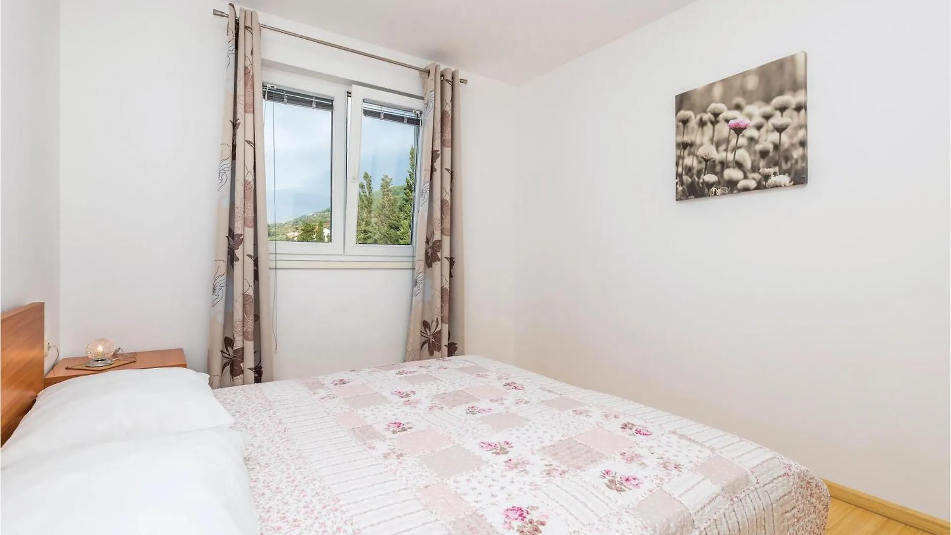 Beautiful Apartment In Banjol With Wifi 0*,