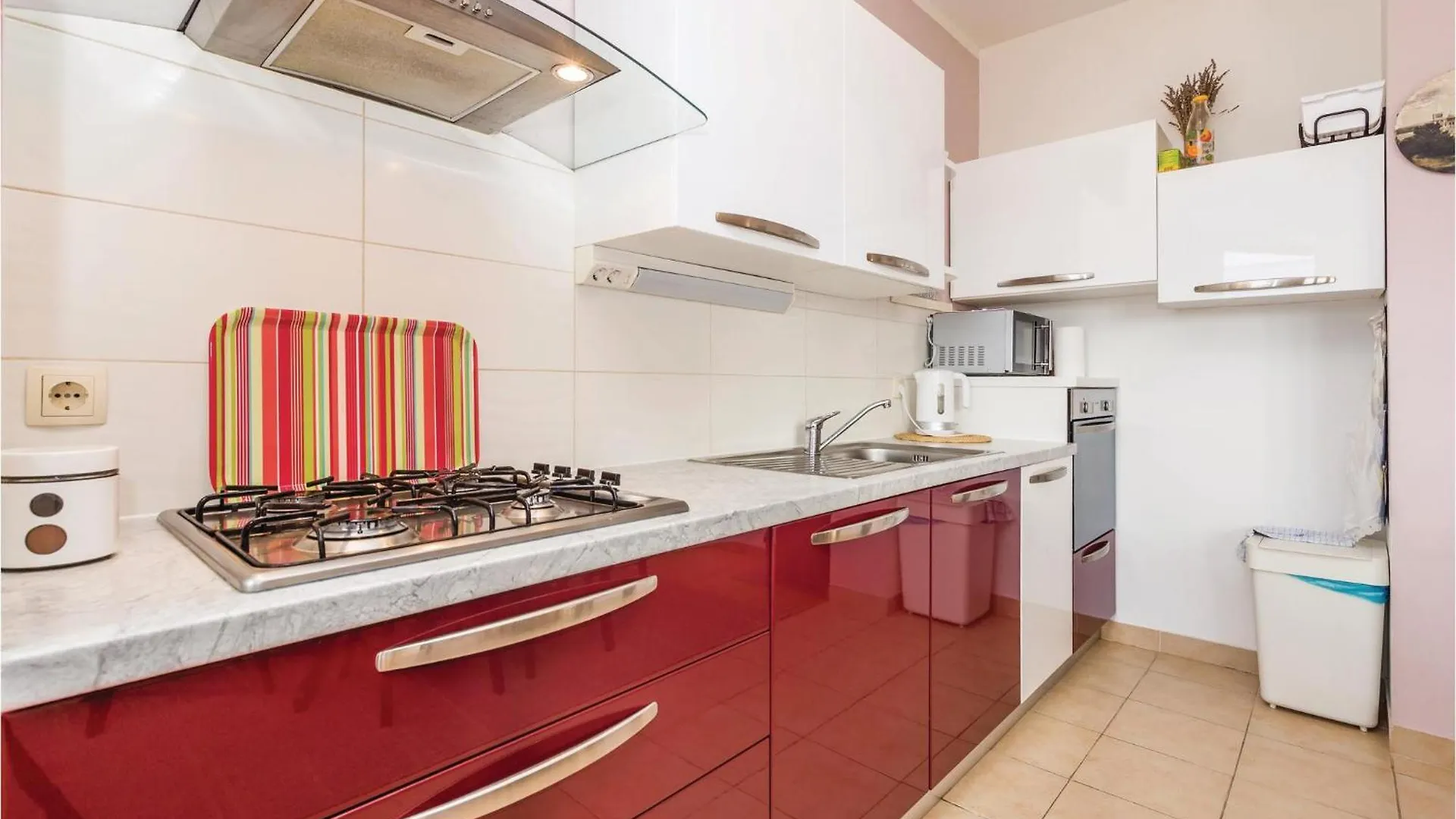 Beautiful Apartment In Banjol With Wifi