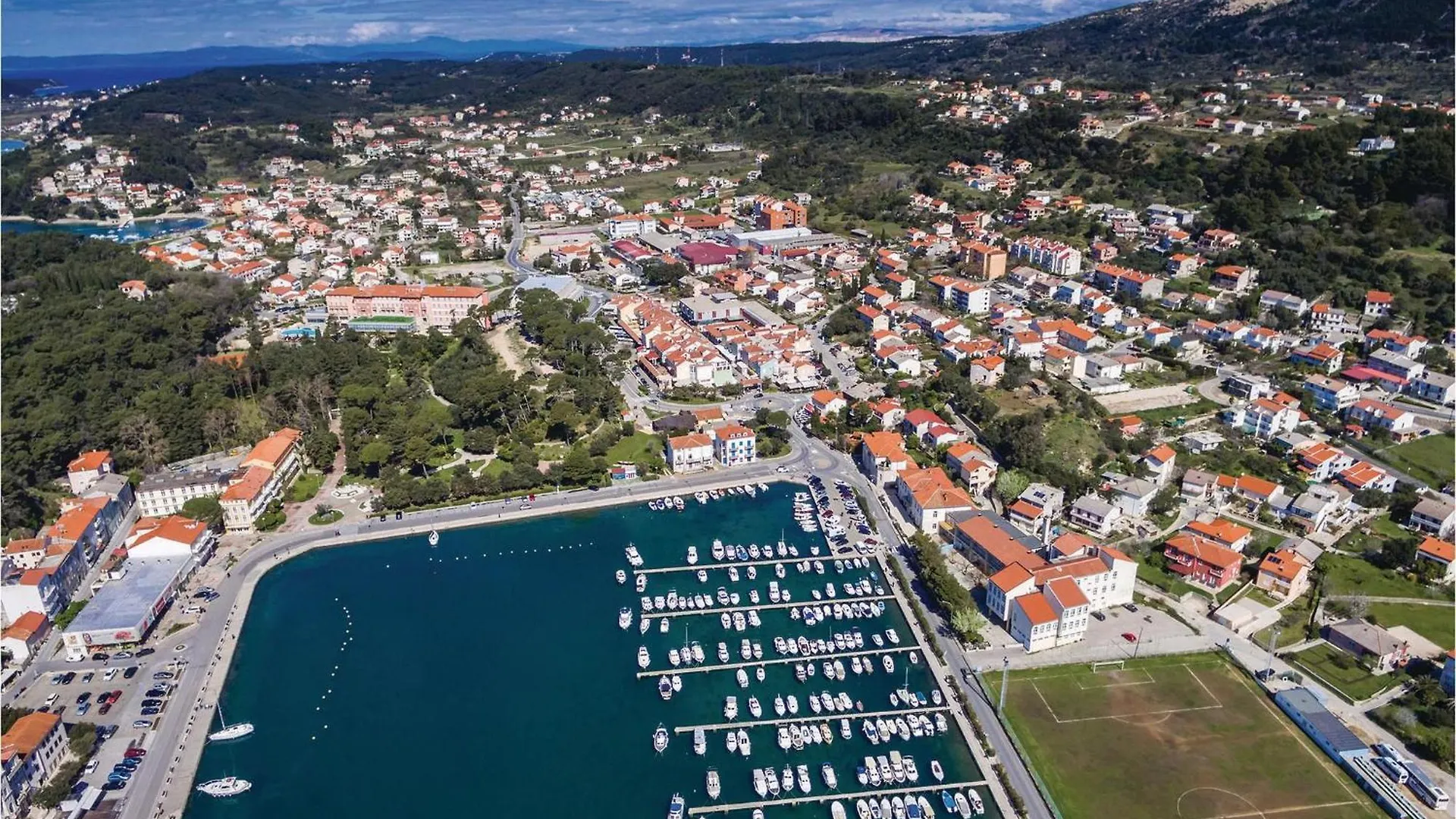Beautiful Apartment In Banjol With Wifi