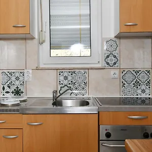 Apartment Novotny, Banjol