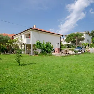 Toni Apartman