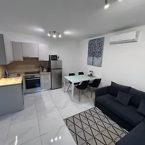 Apartment Ivaana, Banjol